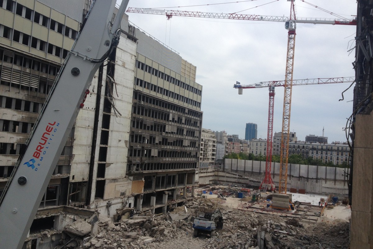 Bâtiment Impôts en cours de démolition